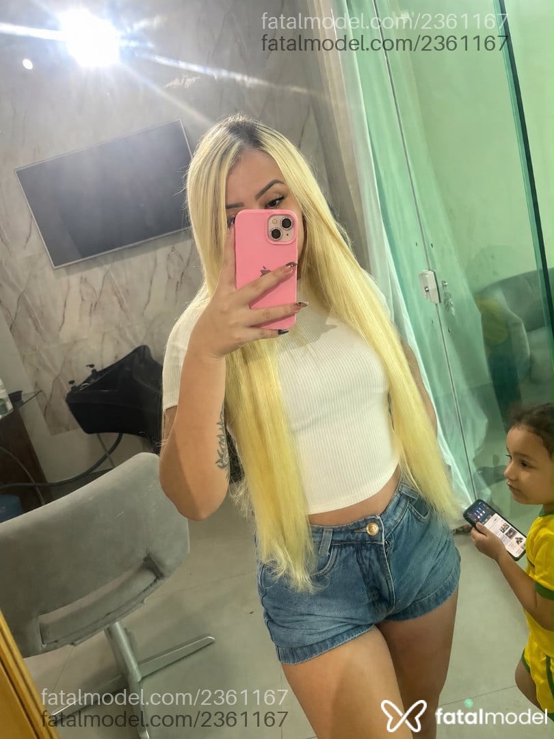 Acompanhante mulher loira (o) de olhos mel - Bianca Soares