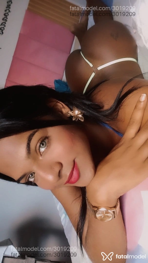 Acompanhante mulher trans morena (o) de olhos castanhos - Aysla Arielle