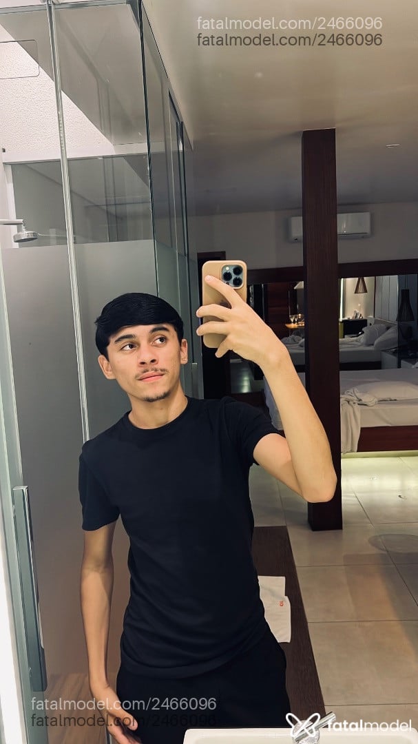 Acompanhante homem morena (o) de olhos castanhos - Robson Melo