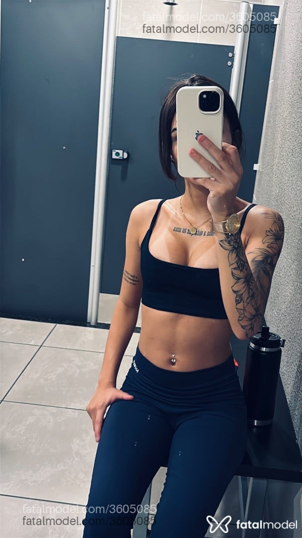 Acompanhante mulher com cabelo castanho de olhos castanhos - Bruna Stefany