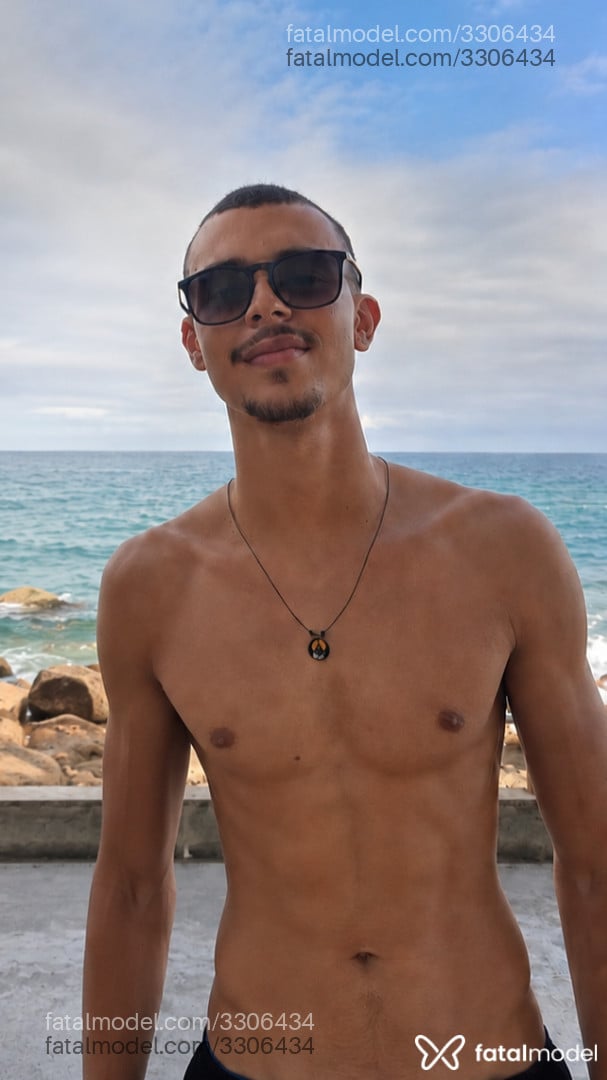 Acompanhante homem morena (o) de olhos castanhos - Meninão Provocante