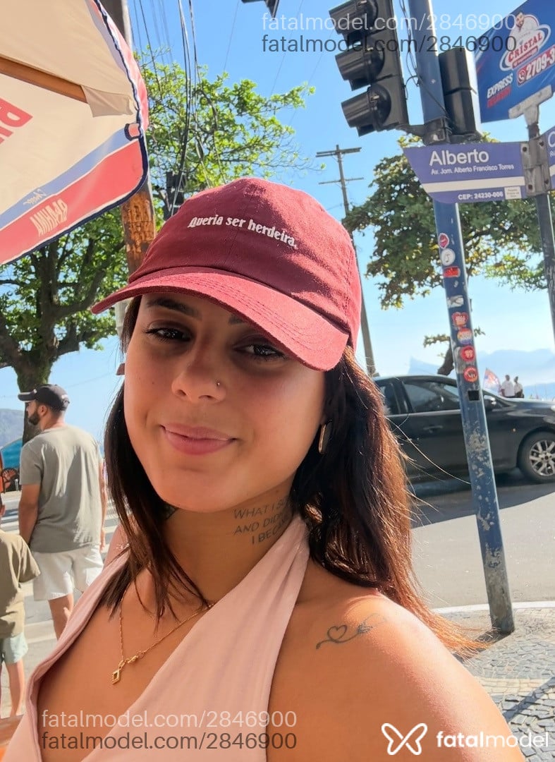 Acompanhante mulher morena (o) de olhos castanhos - Grazi