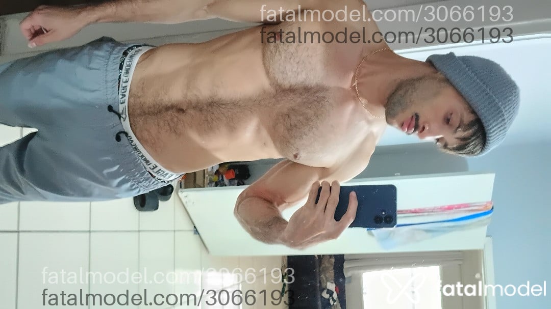 Acompanhante homem com cabelo castanho de olhos mel - Paizão
