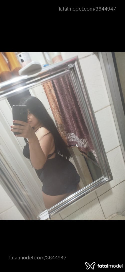 Acompanhante mulher com cabelo castanho de olhos castanhos - Carolina