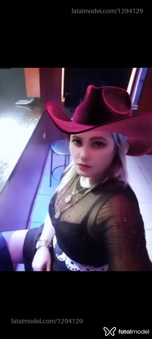 Acompanhante mulher loira (o) de olhos verdes - Luana