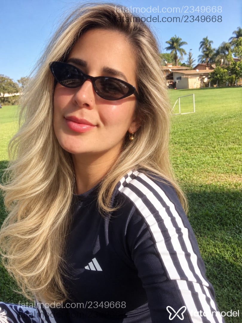 Acompanhante mulher loira (o) de olhos verdes - Amanda