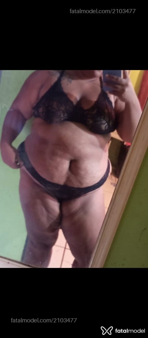 Acompanhante mulher morena (o) de olhos pretos - Morena