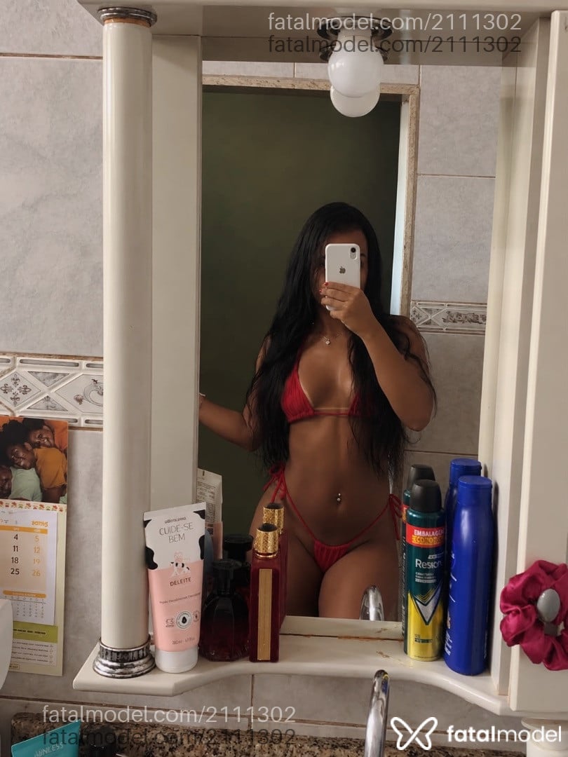 Acompanhante mulher trans morena (o) de olhos castanhos - Hayra