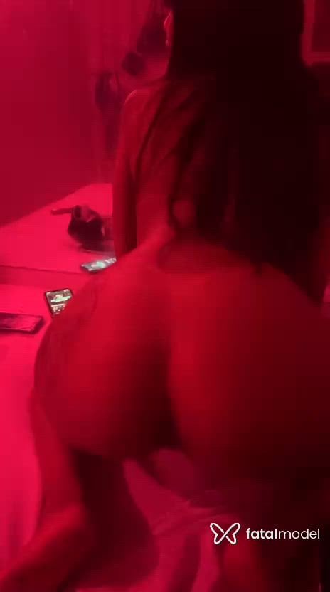 Acompanhante mulher morena (o) de olhos castanhos - Lorena