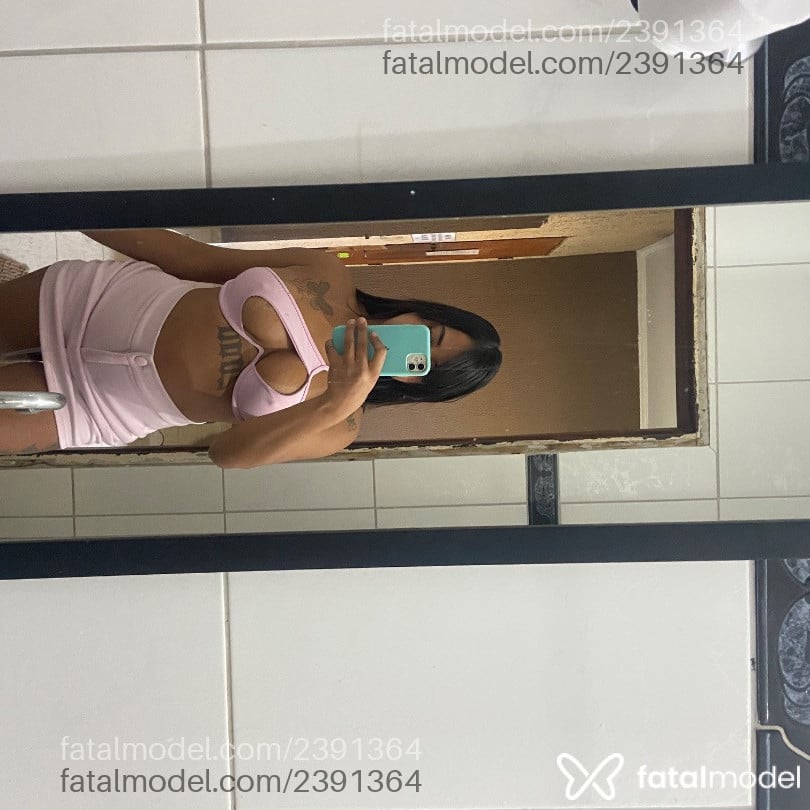 Acompanhante mulher com cabelo castanho de olhos castanhos - Bruninha