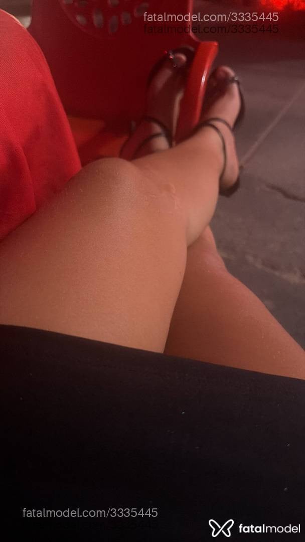 Acompanhante mulher morena (o) de olhos castanhos - Serena