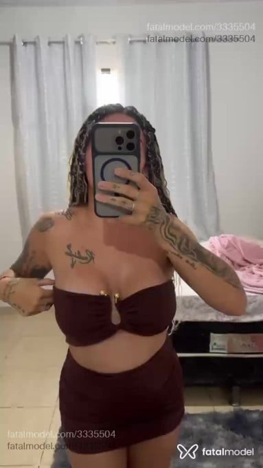 Acompanhante mulher loira (o) de olhos mel - Cibelly Acompanhante mulher loira (o) de olhos mel - Cibelly