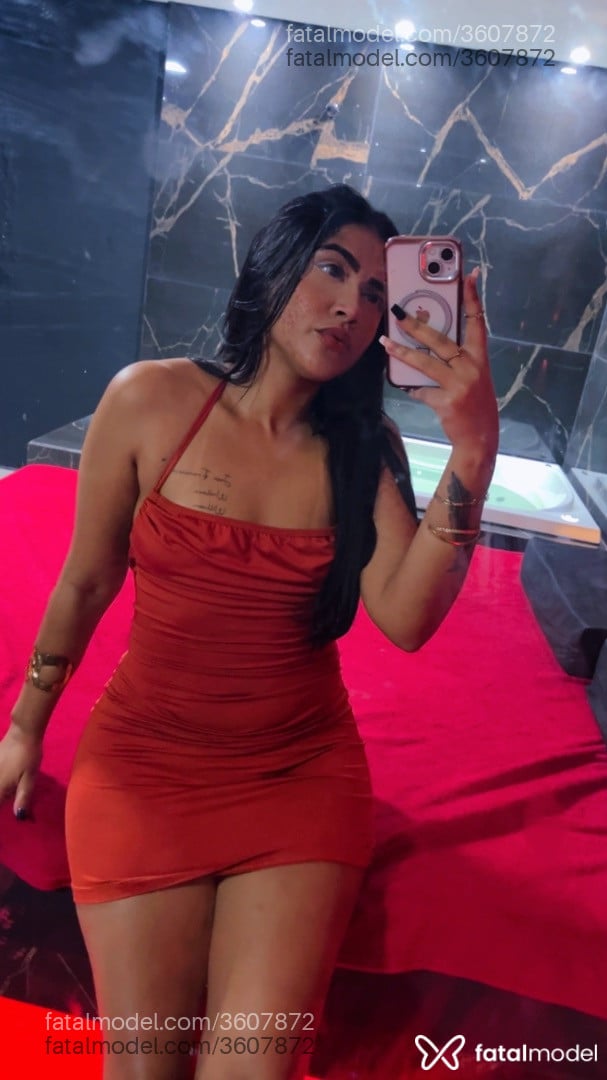 Acompanhante mulher morena (o) de olhos pretos - Sophia