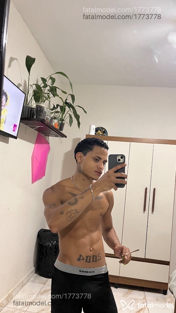 Acompanhante homem morena (o) de olhos castanhos - willian