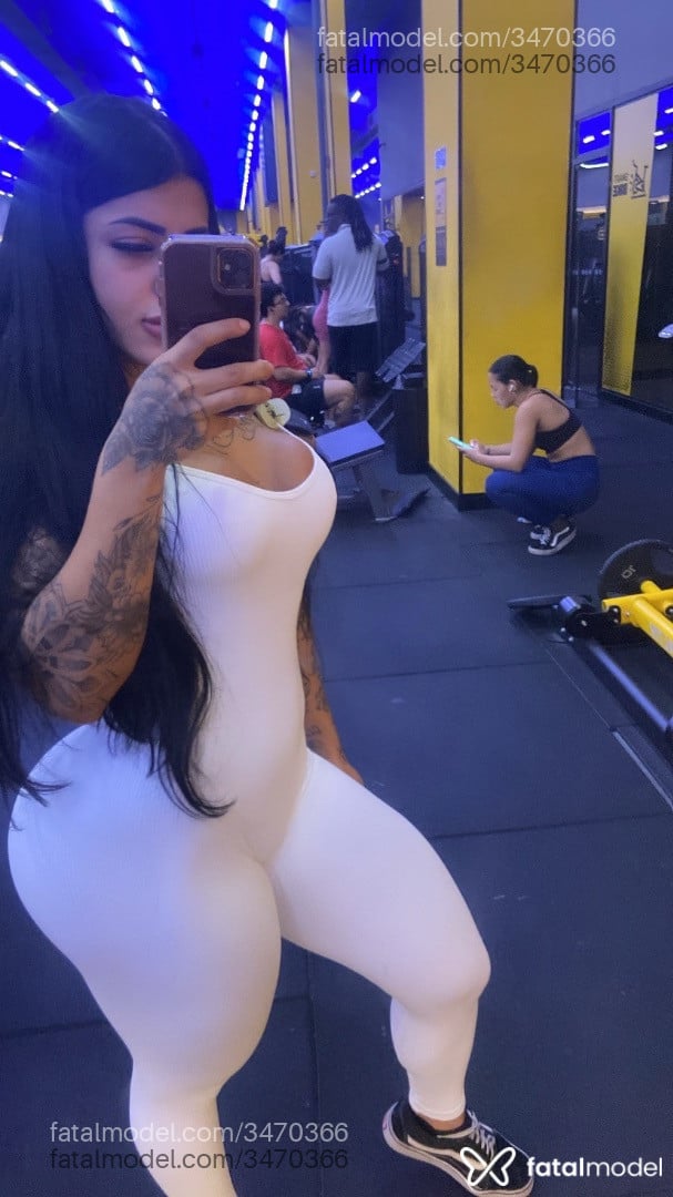 Acompanhante mulher morena (o) de olhos castanhos - Lara