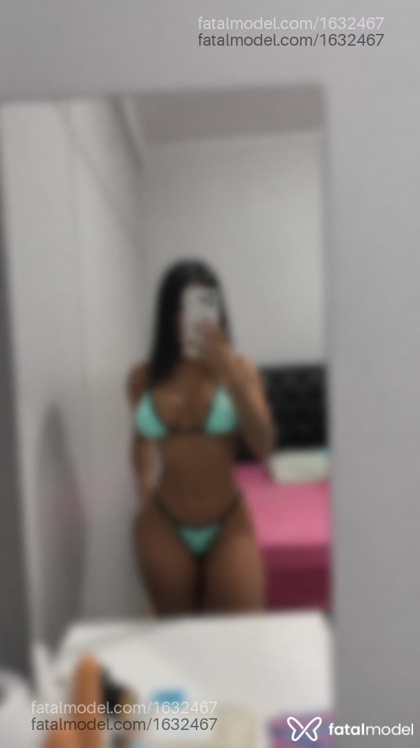 Acompanhante mulher morena (o) de olhos pretos - Yara