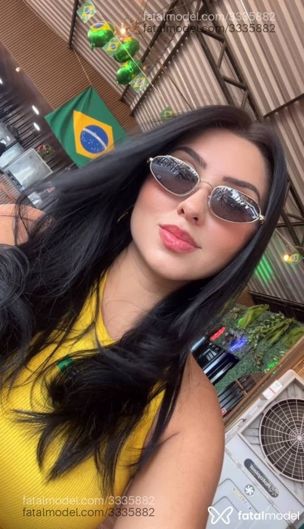 Acompanhante mulher morena (o) de olhos castanhos - Laura