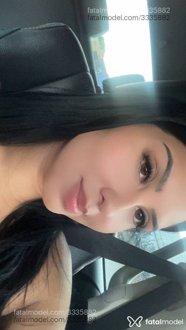 Acompanhante mulher morena (o) de olhos castanhos - Laura