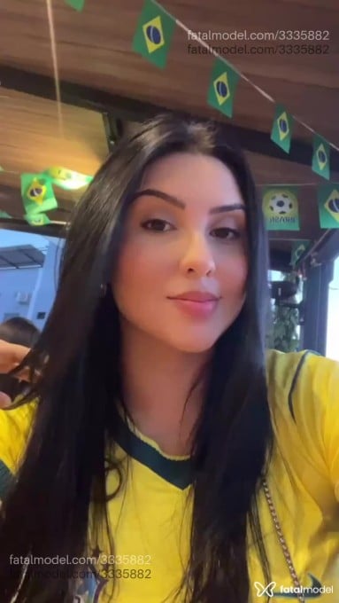 Acompanhante mulher morena (o) de olhos castanhos - Laura