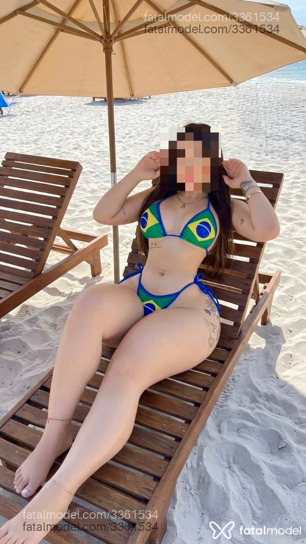 Acompanhante mulher com cabelo castanho de olhos verdes - Luna Ferrari
