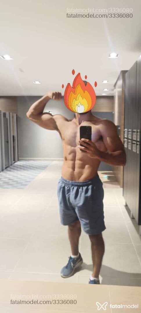 Acompanhante homem com cabelo castanho de olhos castanhos - Alemineirinho