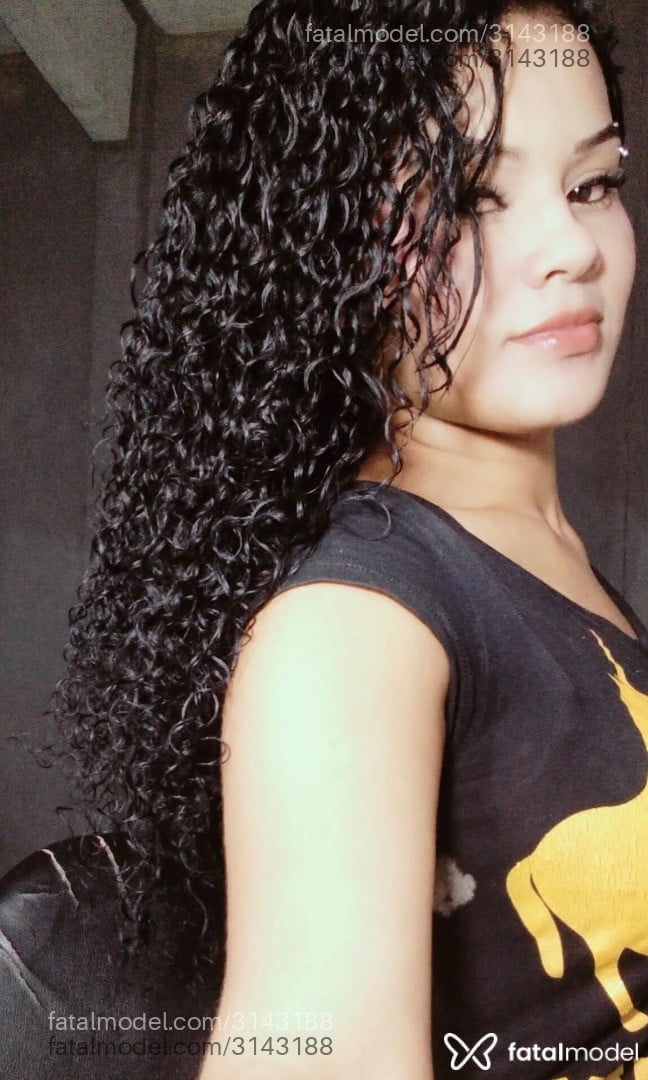 Acompanhante mulher morena (o) de olhos pretos - Sthella