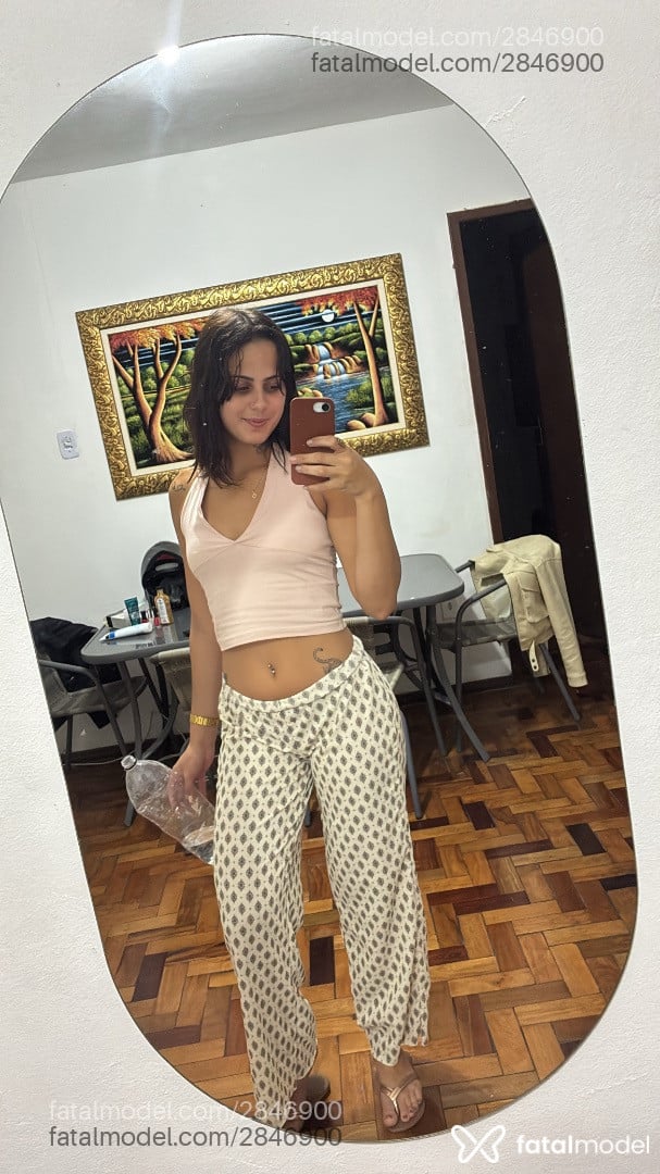 Acompanhante mulher morena (o) de olhos castanhos - Grazi