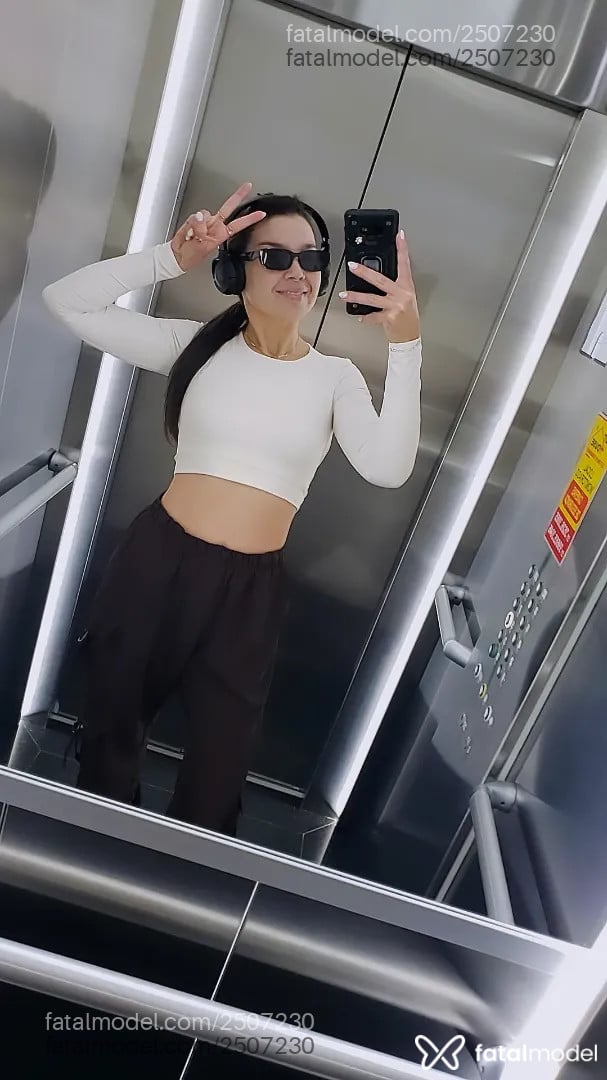 Acompanhante mulher morena (o) de olhos castanhos - Priscila
