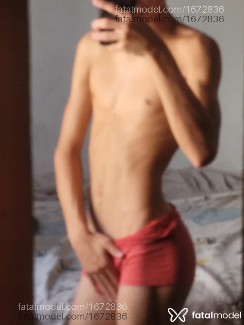 Acompanhante homem com cabelo castanho de olhos castanhos - Novinhosubmisso
