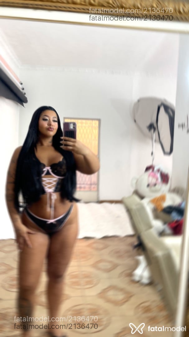 Acompanhante mulher morena (o) de olhos castanhos - Julia