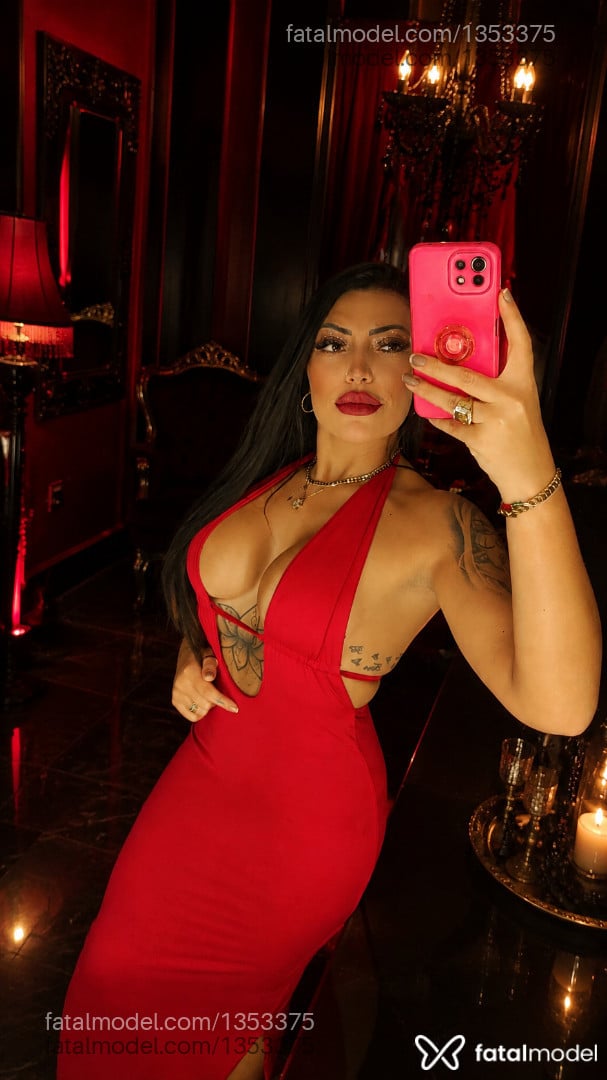 Acompanhante mulher morena (o) de olhos castanhos - Paola Venturine