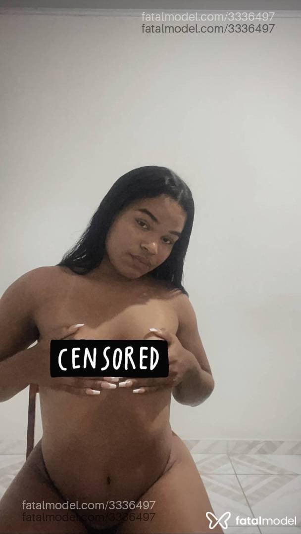 Acompanhante mulher trans morena (o) de olhos pretos - Aghata