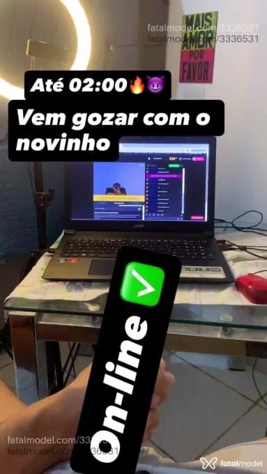 Acompanhante homem com cabelo castanho de olhos castanhos em Virtual Acompanhante homem com cabelo castanho de olhos castanhos em Virtual - Ian Montenegro