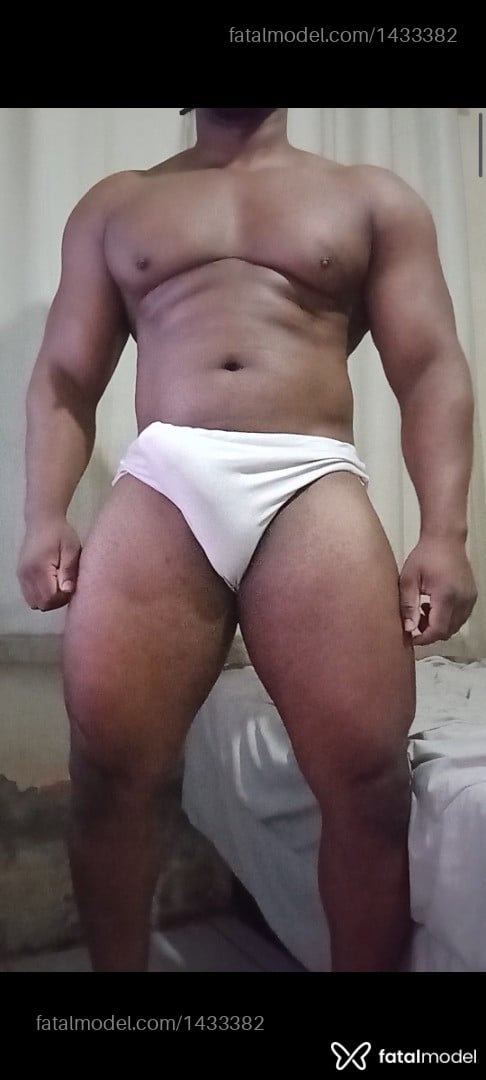 Acompanhante homem morena (o) de olhos castanhos - Jhemesom