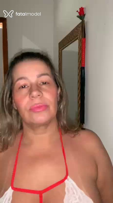 Acompanhante mulher loira (o) de olhos castanhos - Maia Rarini Acompanhante mulher loira (o) de olhos castanhos - Maia Rarini