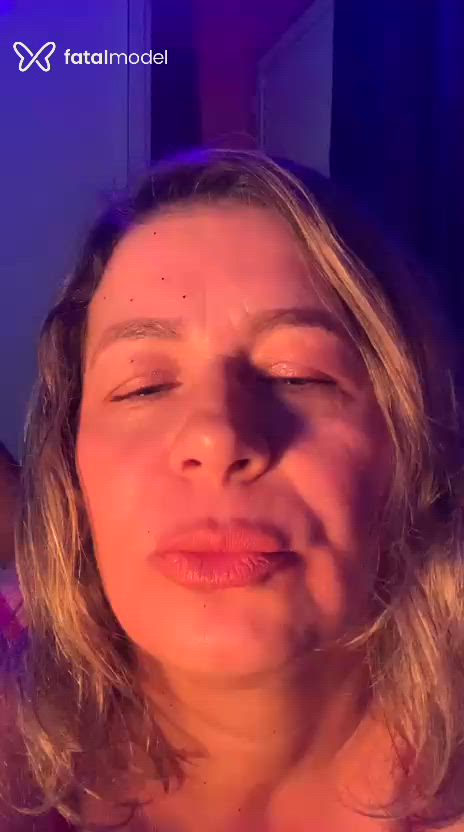 Acompanhante mulher loira (o) de olhos castanhos - Maia Rarini Acompanhante mulher loira (o) de olhos castanhos - Maia Rarini