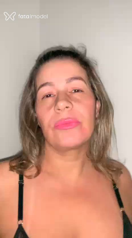 Acompanhante mulher loira (o) de olhos castanhos em Atibaia Acompanhante mulher loira (o) de olhos castanhos em Atibaia - Maia Rarini