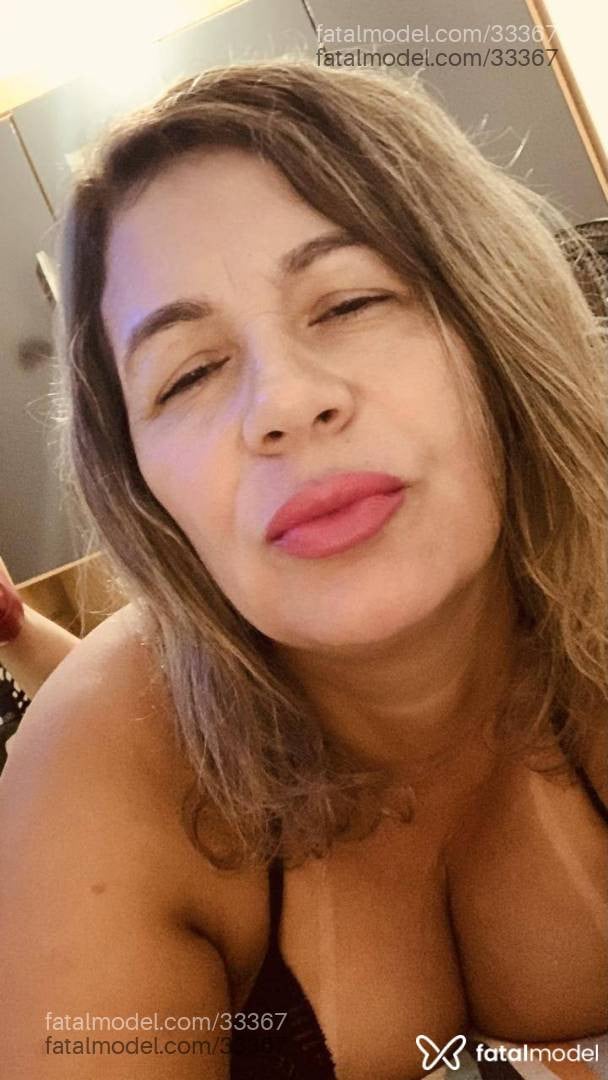 Acompanhante mulher loira (o) de olhos castanhos - Maia Rarini