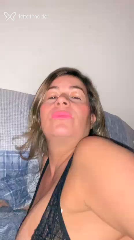 Acompanhante mulher loira (o) de olhos castanhos - Maia Rarini Acompanhante mulher loira (o) de olhos castanhos - Maia Rarini