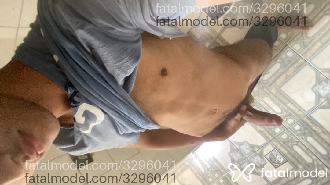Acompanhante homem com cabelo castanho de olhos castanhos - Rafael