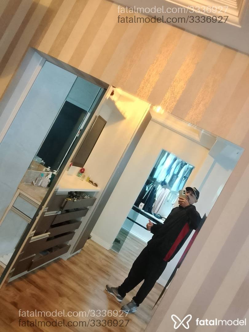 Acompanhante homem morena (o) de olhos pretos em Virtual Acompanhante homem morena (o) de olhos pretos em Virtual - Antônio Carlos