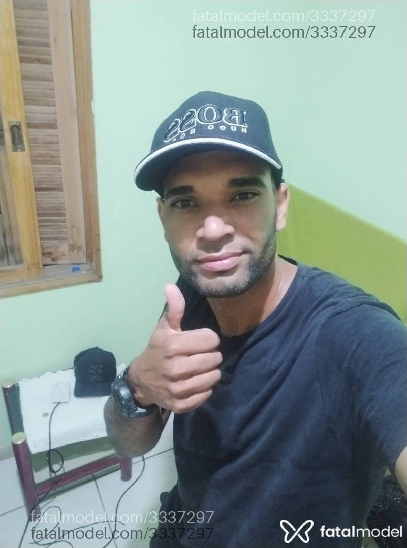 Acompanhante homem sem cabelo de olhos castanhos - Matheus Miranda Acompanhante homem sem cabelo de olhos castanhos - Matheus Miranda