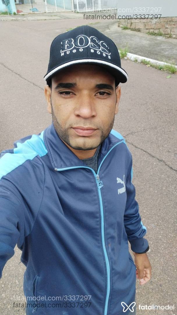 Acompanhante homem sem cabelo de olhos castanhos - Matheus Miranda Acompanhante homem sem cabelo de olhos castanhos - Matheus Miranda