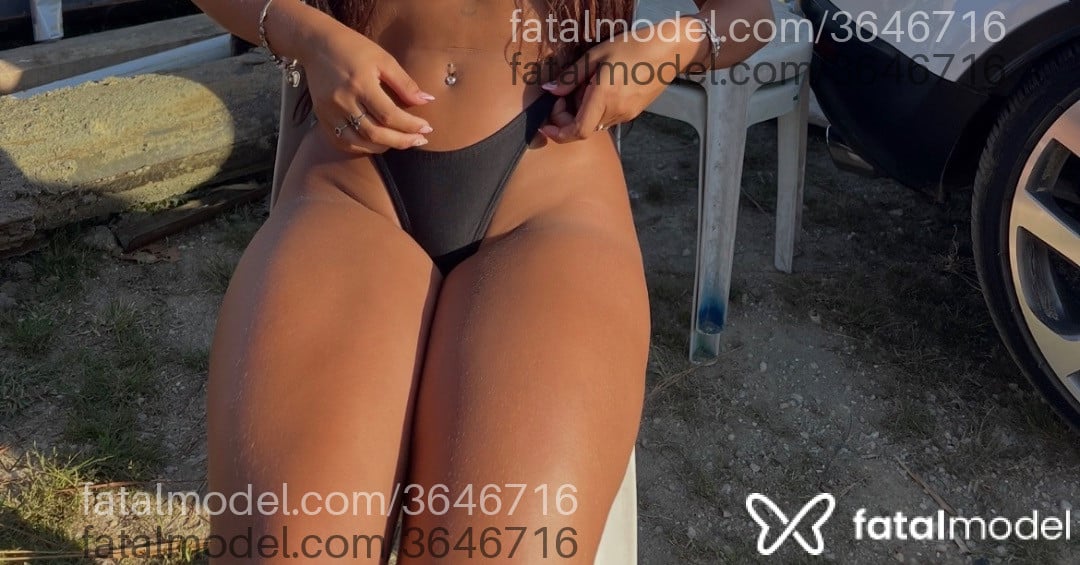 Acompanhante mulher morena (o) de olhos verdes - Fernanda
