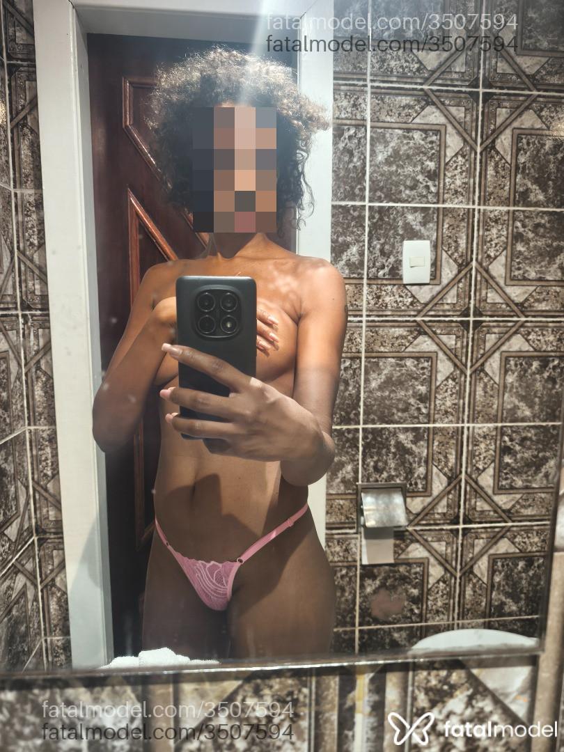 Acompanhante mulher com cabelo castanho de olhos castanhos - Luna