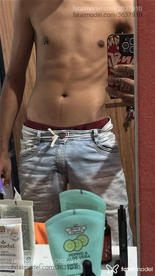 Acompanhante homem morena (o) de olhos pretos - Henrique