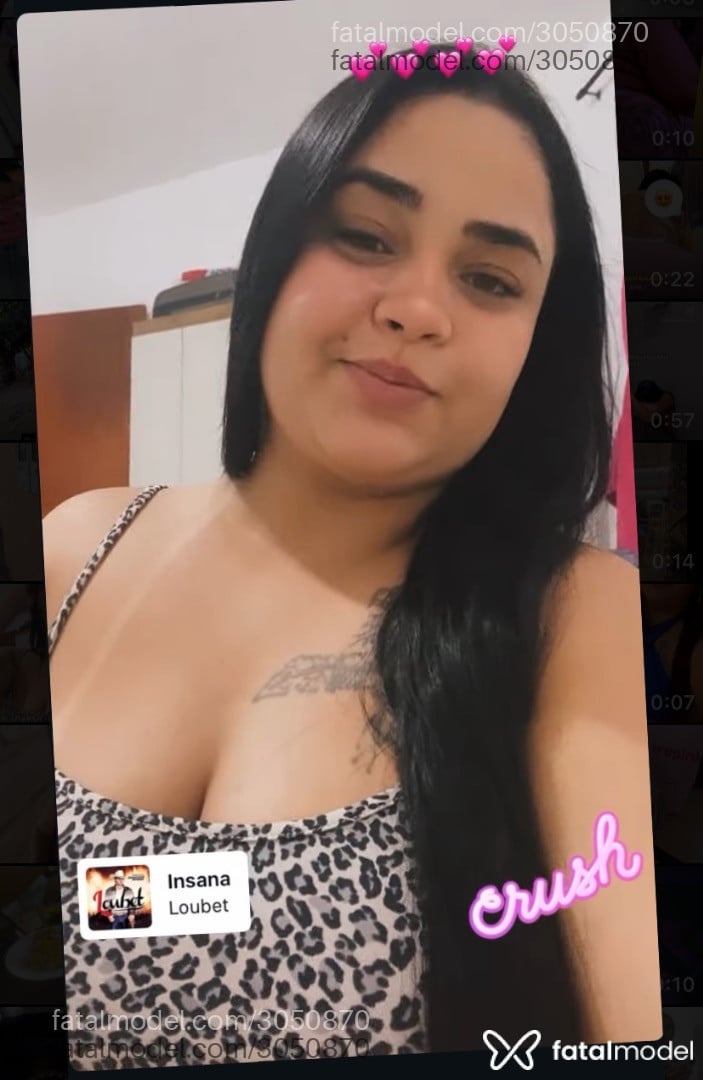 Acompanhante mulher com cabelo castanho de olhos verdes - Anna Clara