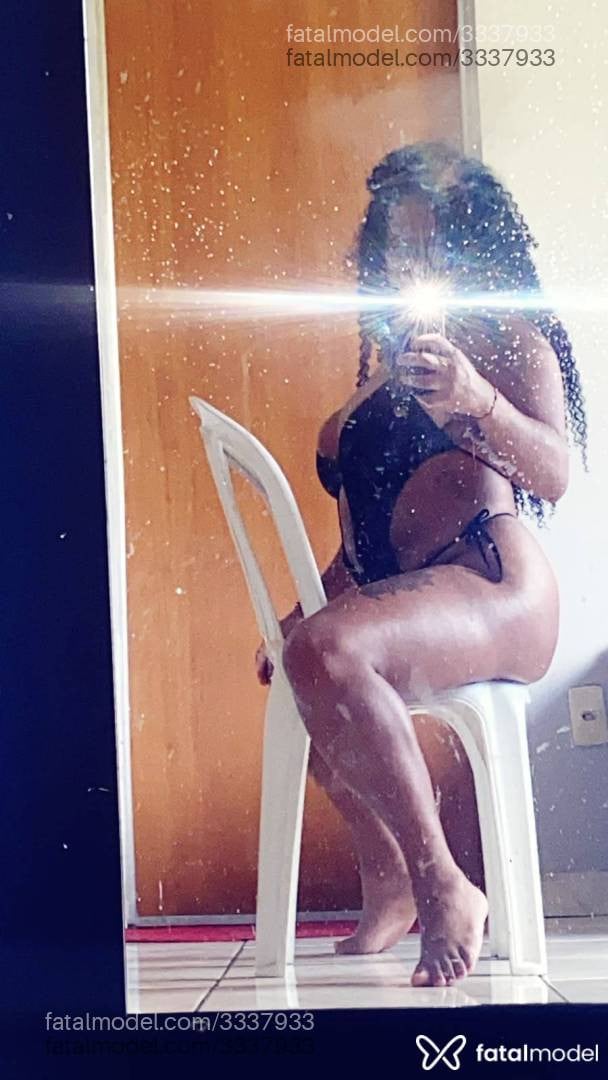 Acompanhante mulher morena (o) de olhos pretos - Camila Ferraz