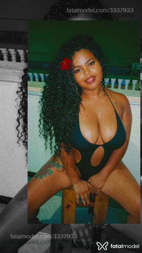 Acompanhante mulher morena (o) de olhos pretos - Camila Ferraz