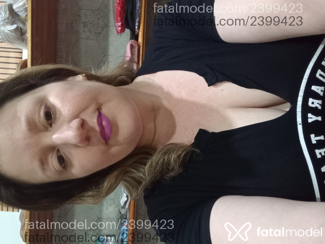Acompanhante mulher loira (o) de olhos castanhos - Rohh Santos